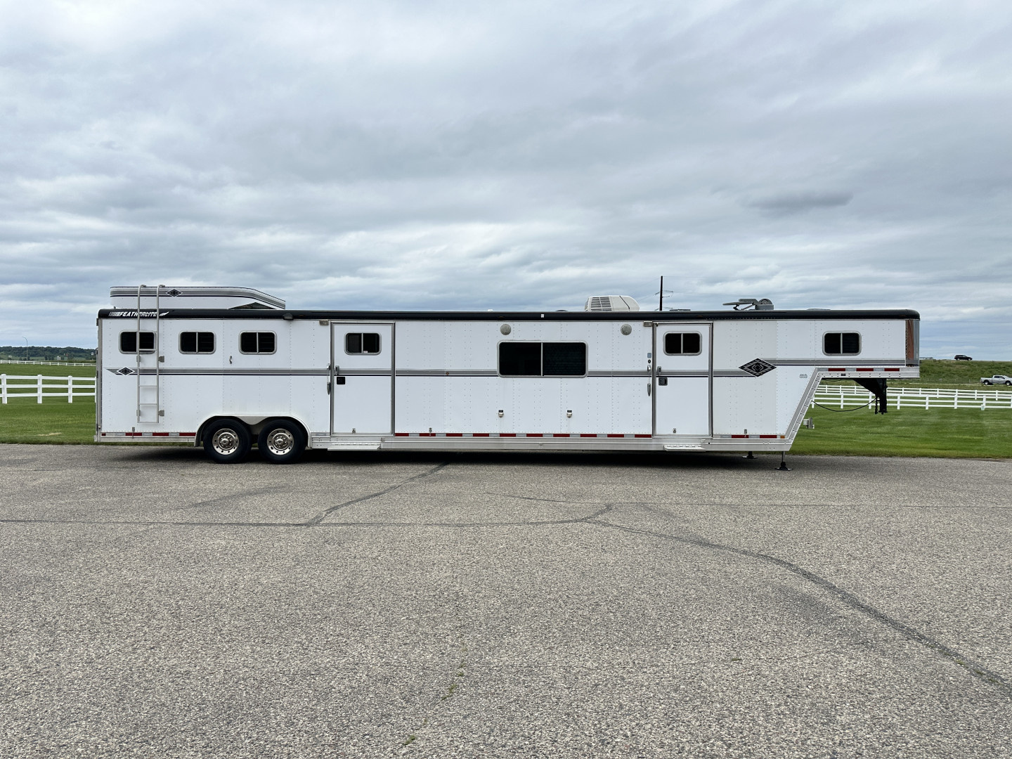 Trailer Photo 1