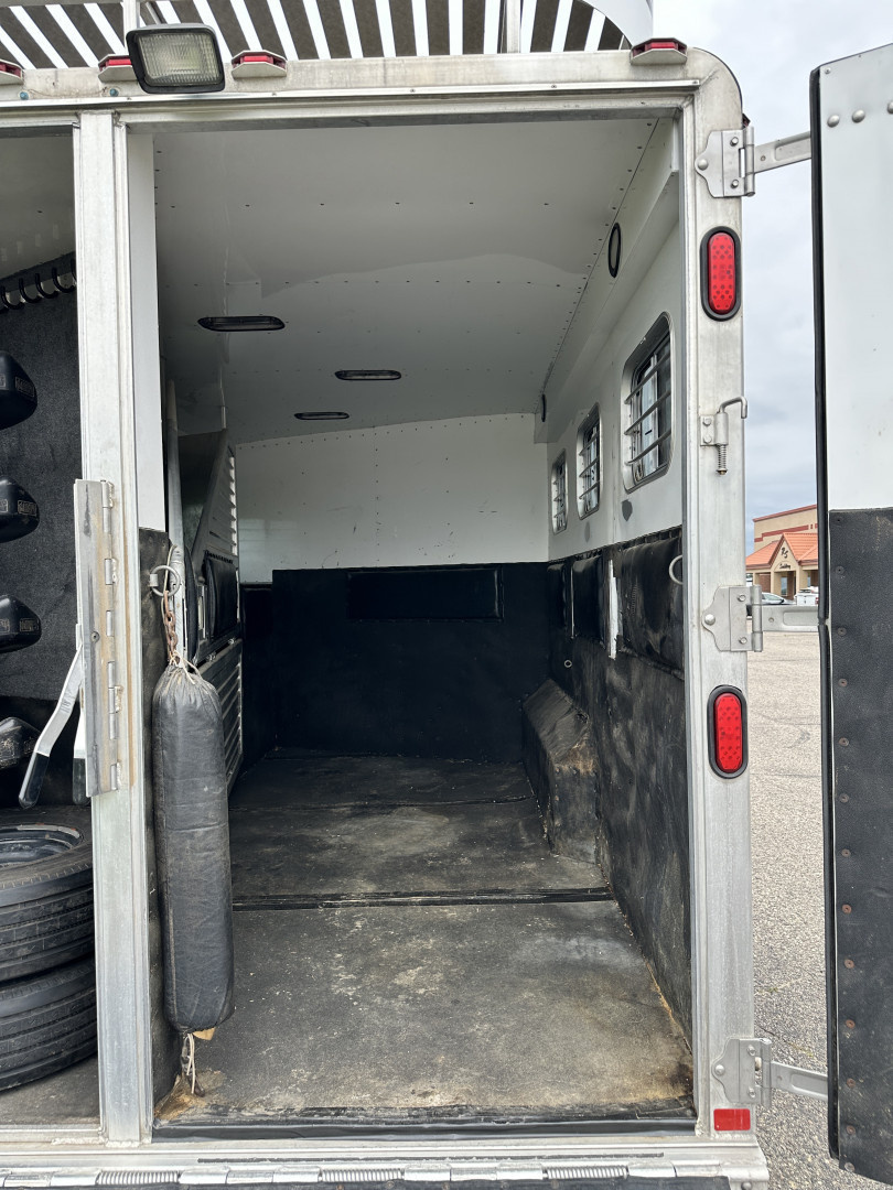 Trailer Photo 11
