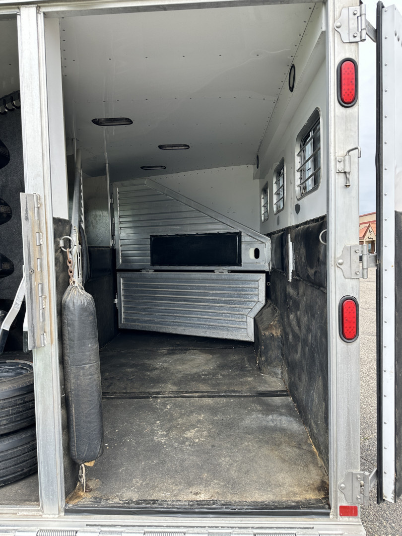 Trailer Photo 16