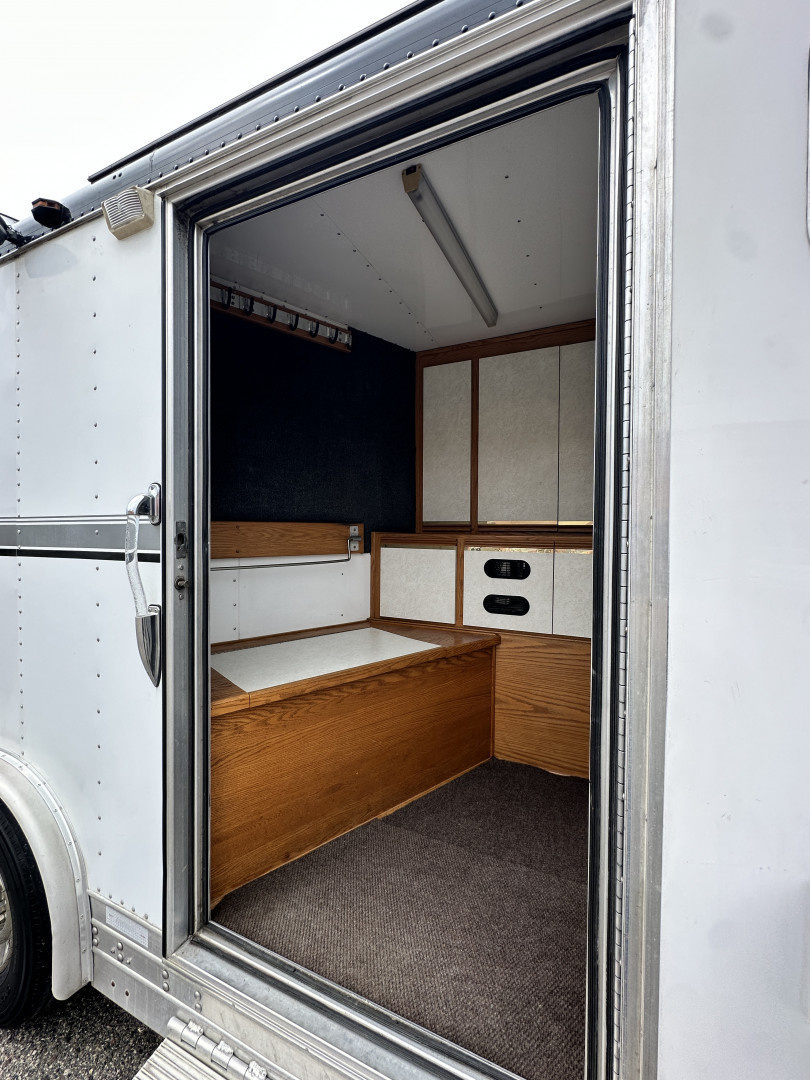 Trailer Photo 19