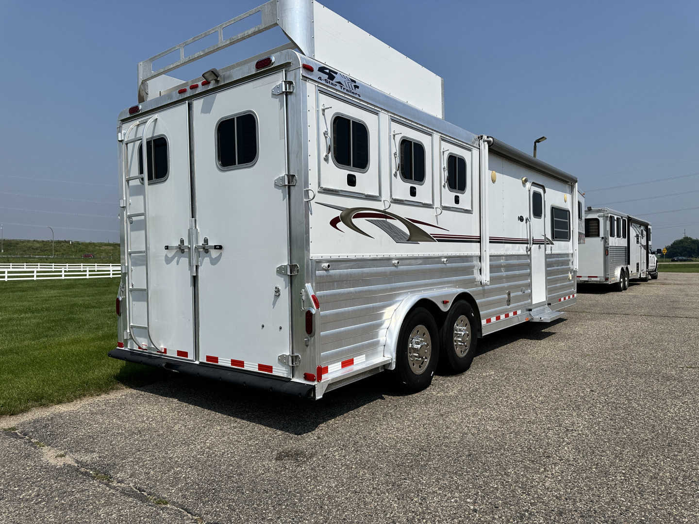 Trailer Photo 5
