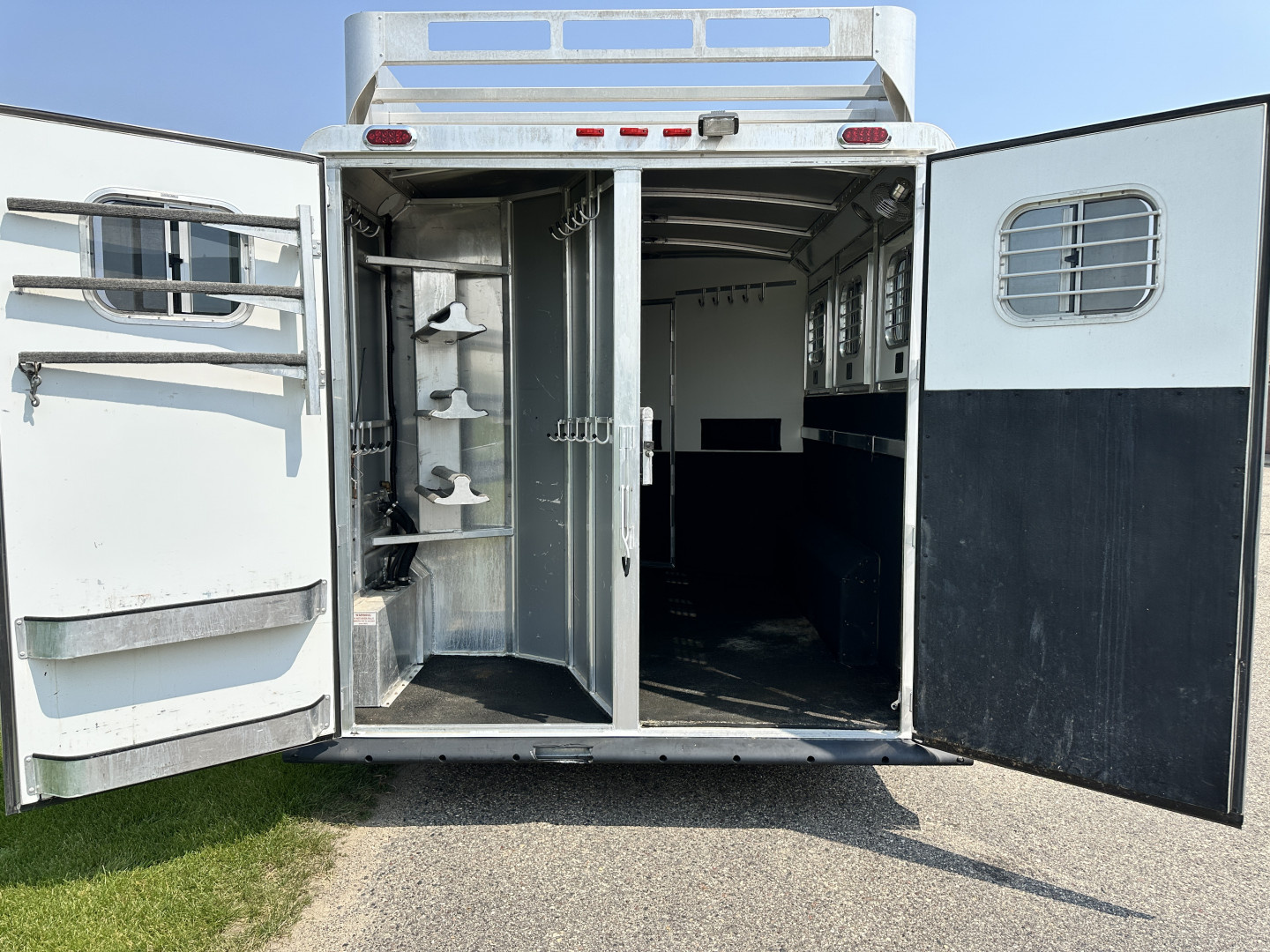 Trailer Photo 7