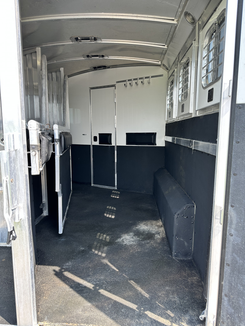 Trailer Photo 11