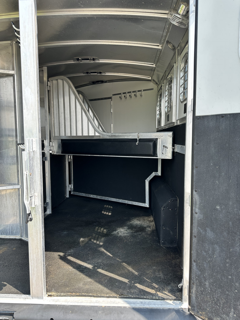 Trailer Photo 16