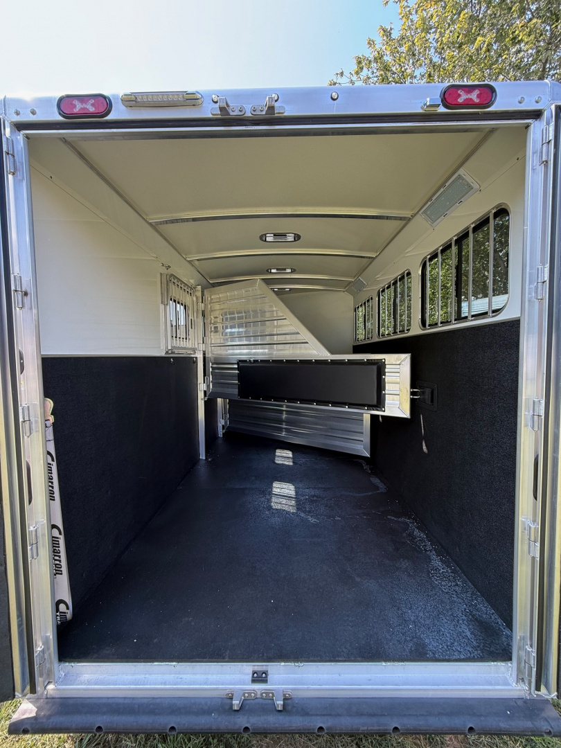 Trailer Photo 8