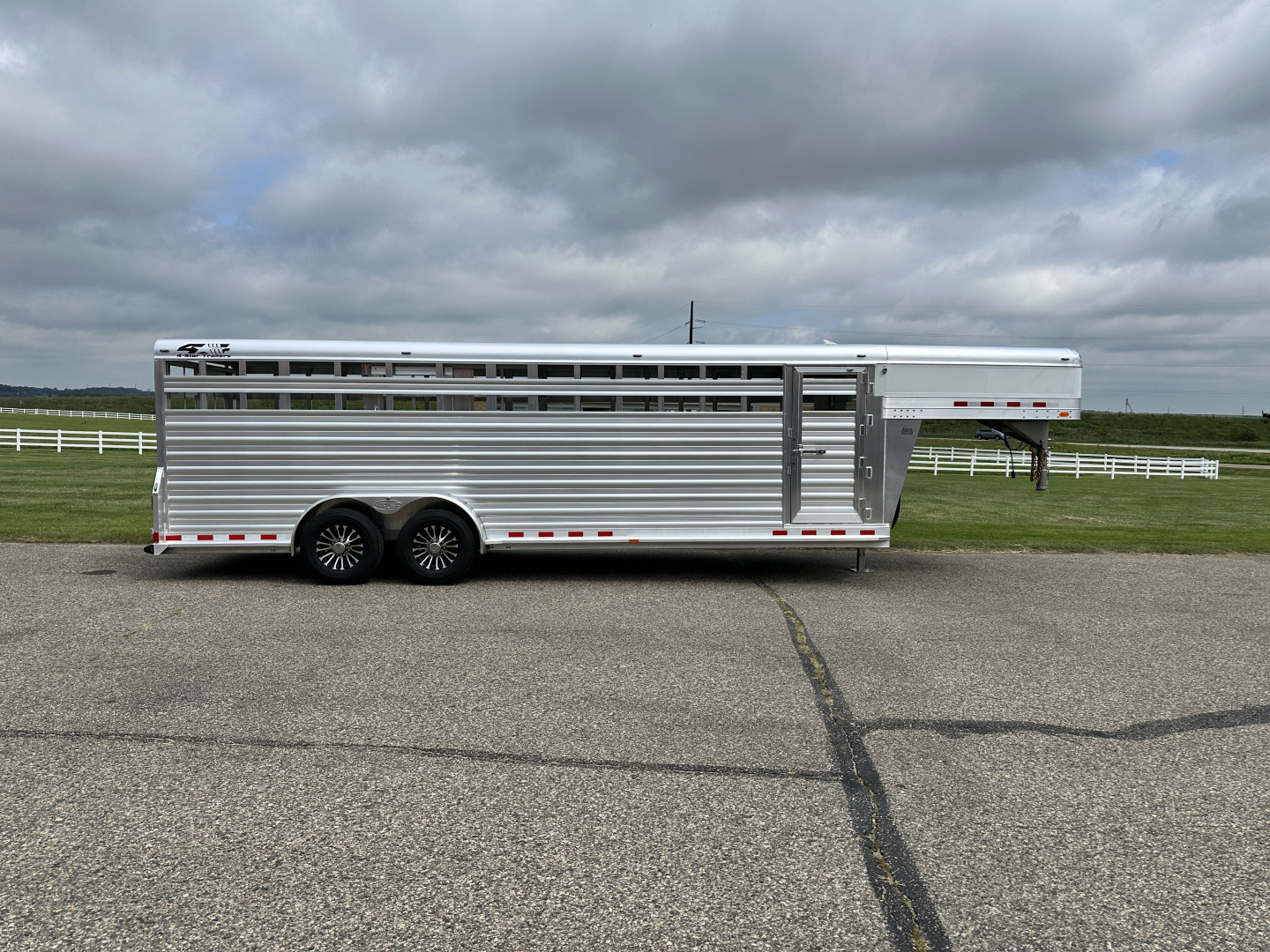 Trailer Photo 1