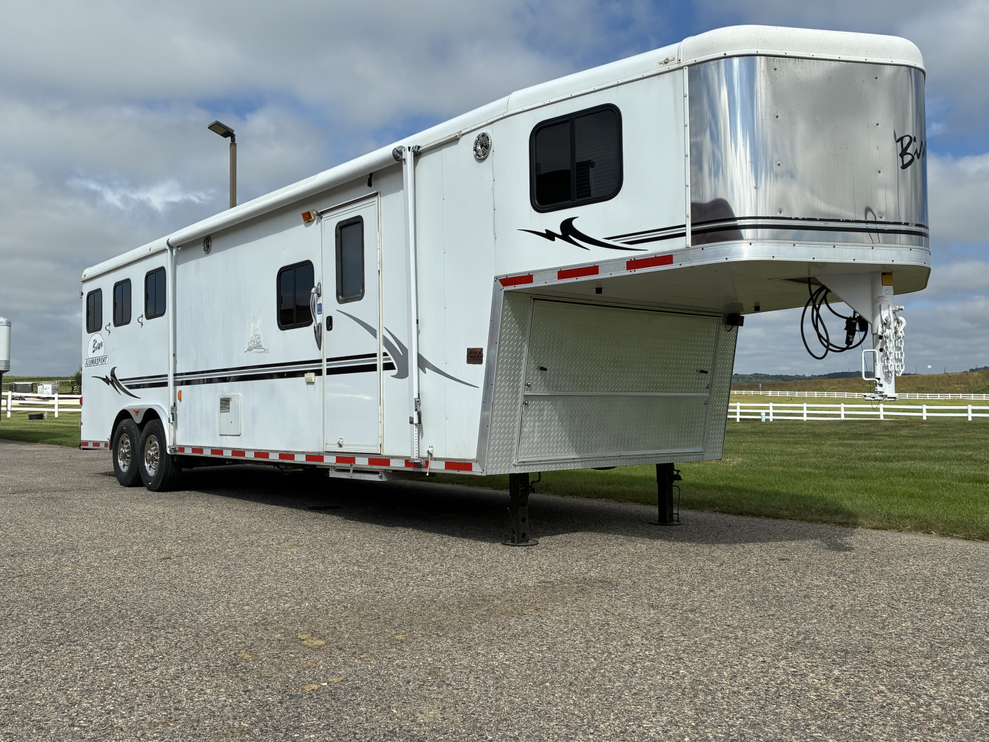 Trailer Photo 2