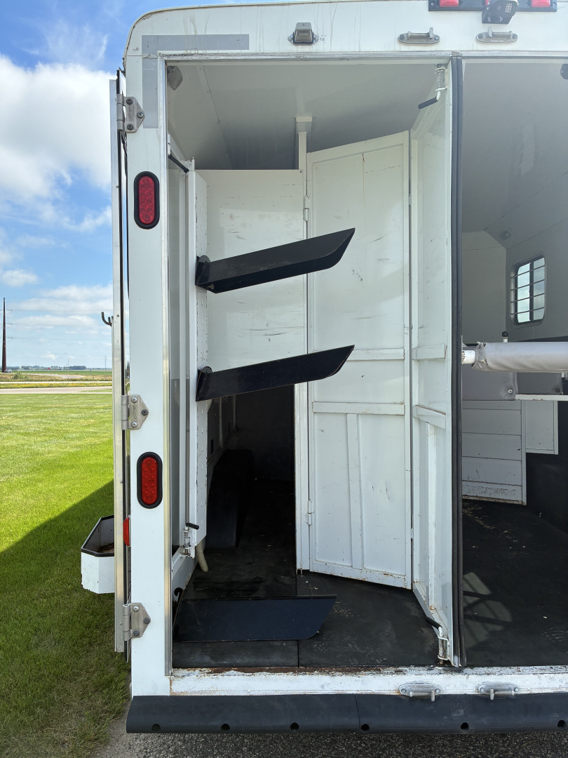 Trailer Photo 11