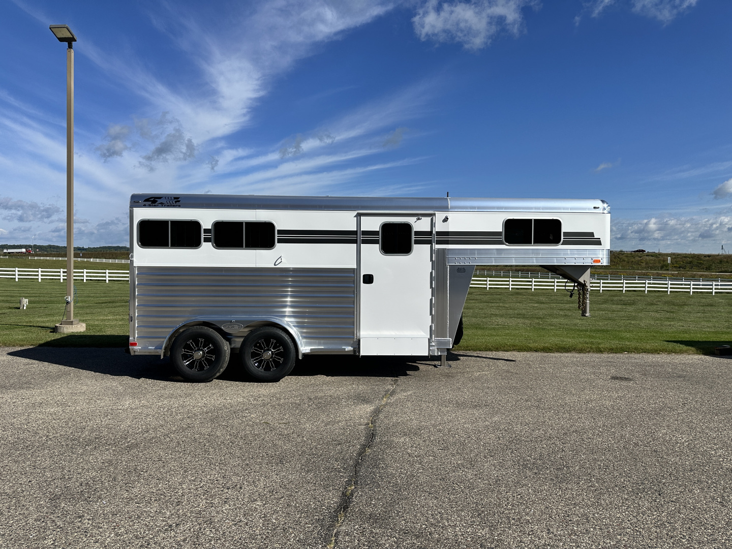 Trailer Photo 1