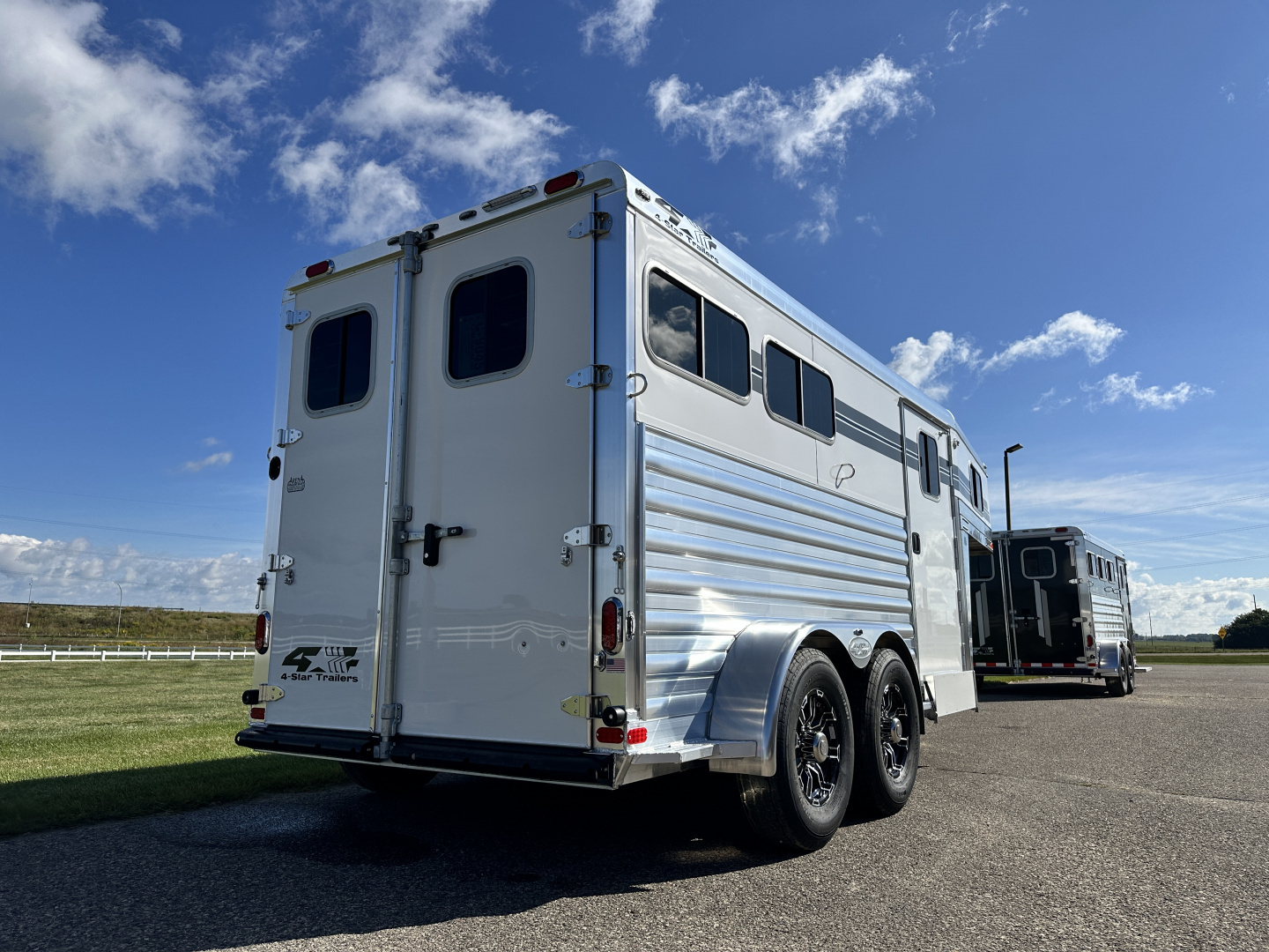Trailer Photo 8