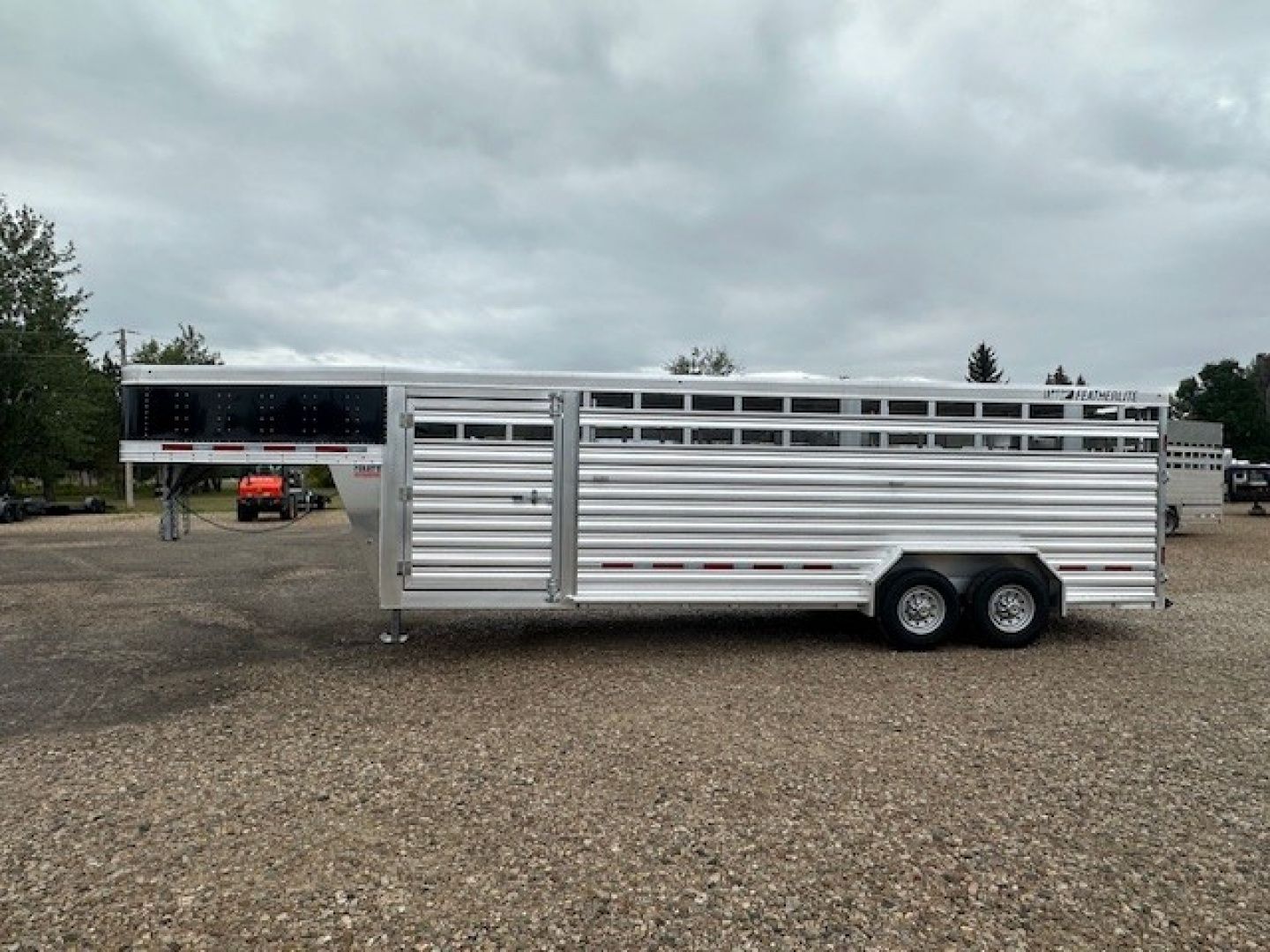 2026 Featherlite Trailers 8127 Stock 24'