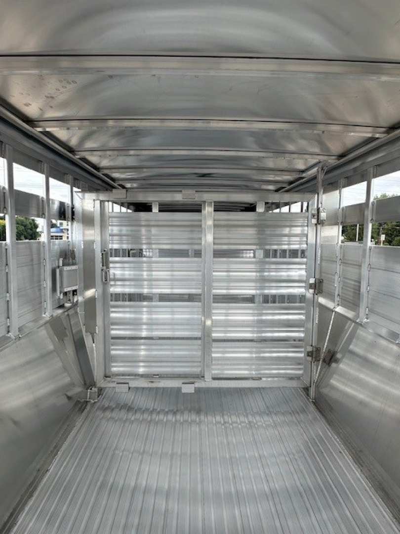 Trailer Photo 5