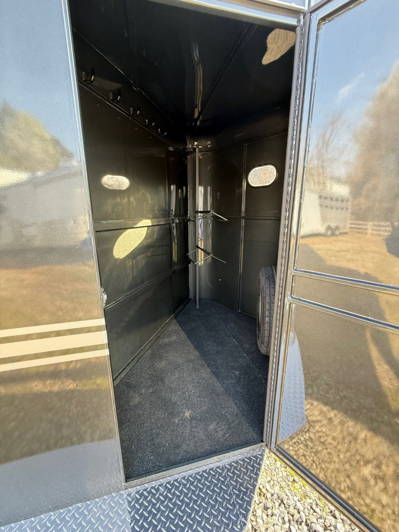 Trailer Photo 3