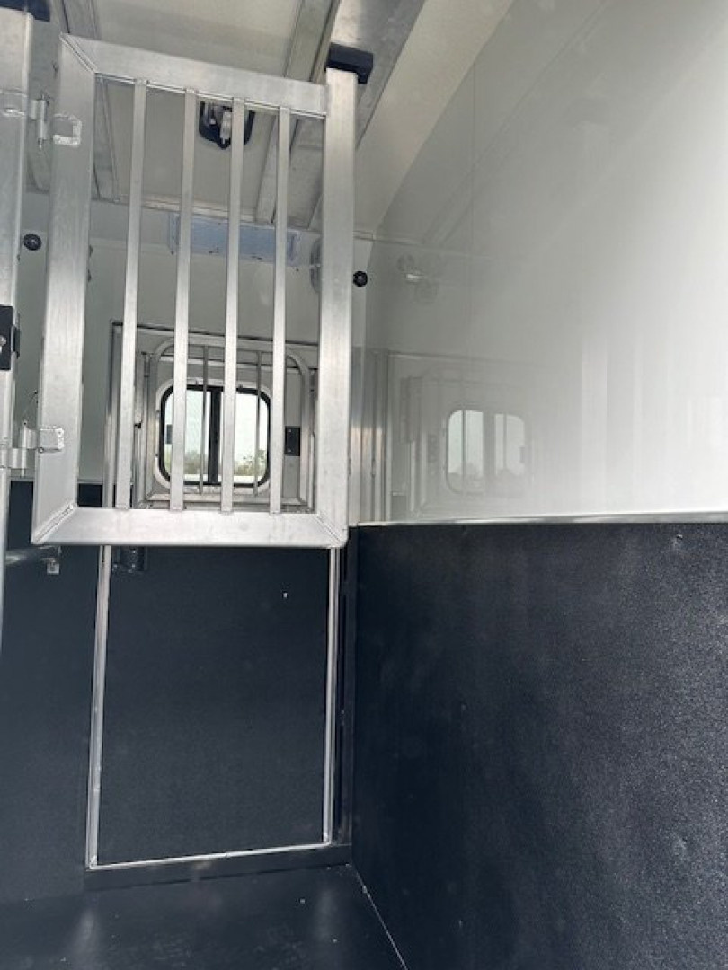 Trailer Photo 7