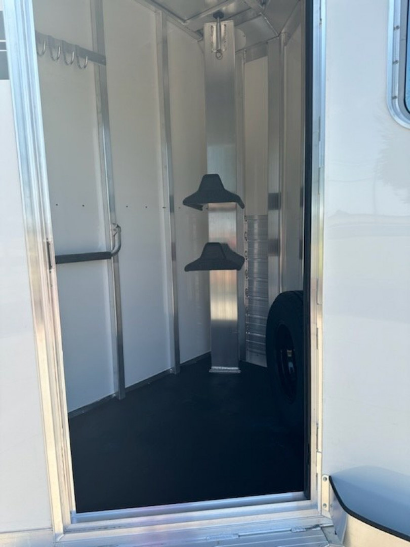 Trailer Photo 5