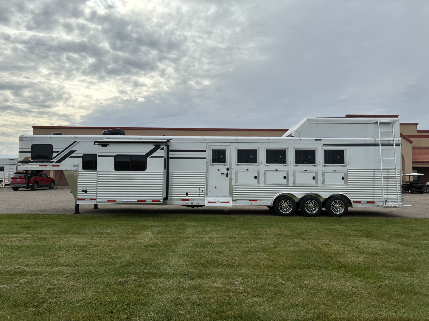 Trailer Photo 4