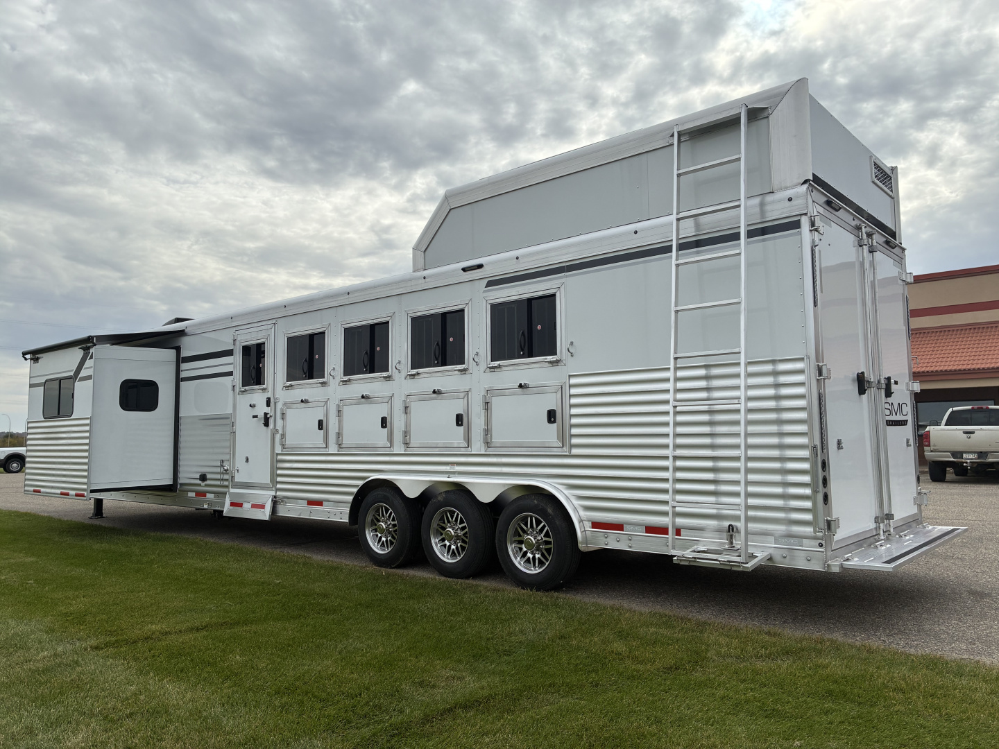 Trailer Photo 5
