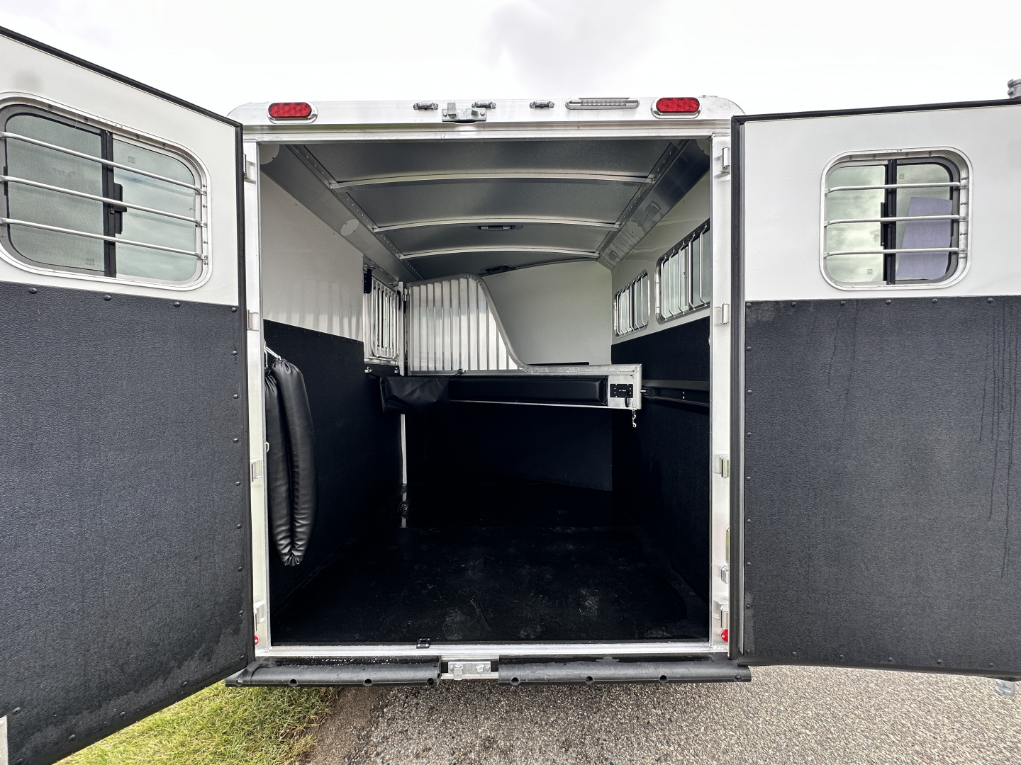 Trailer Photo 8