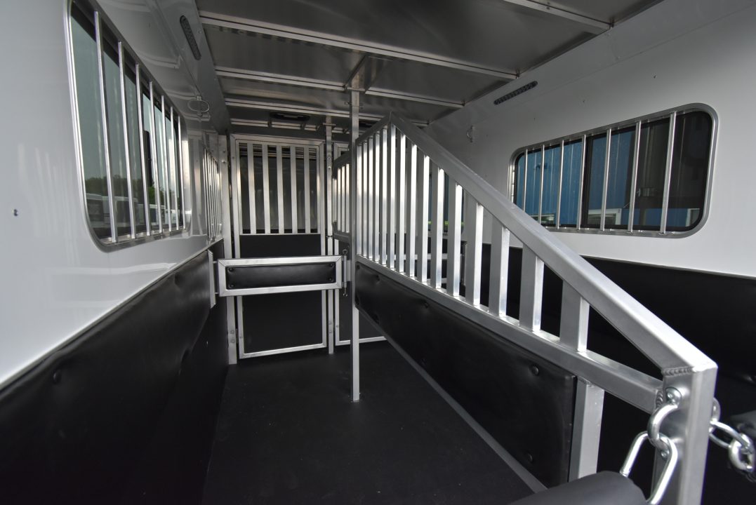 Trailer Photo 19