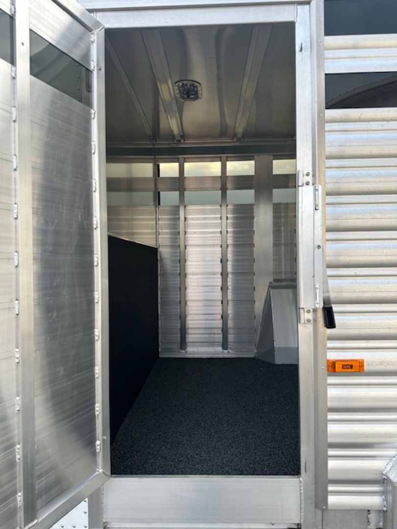 Trailer Photo 15