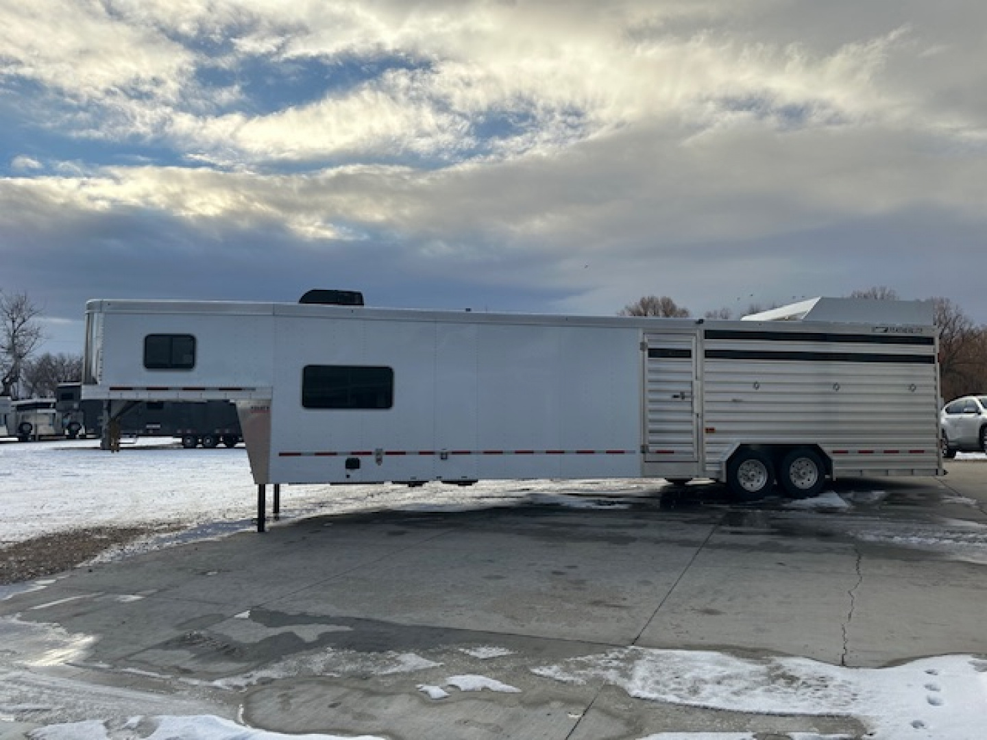 Trailer Photo 2