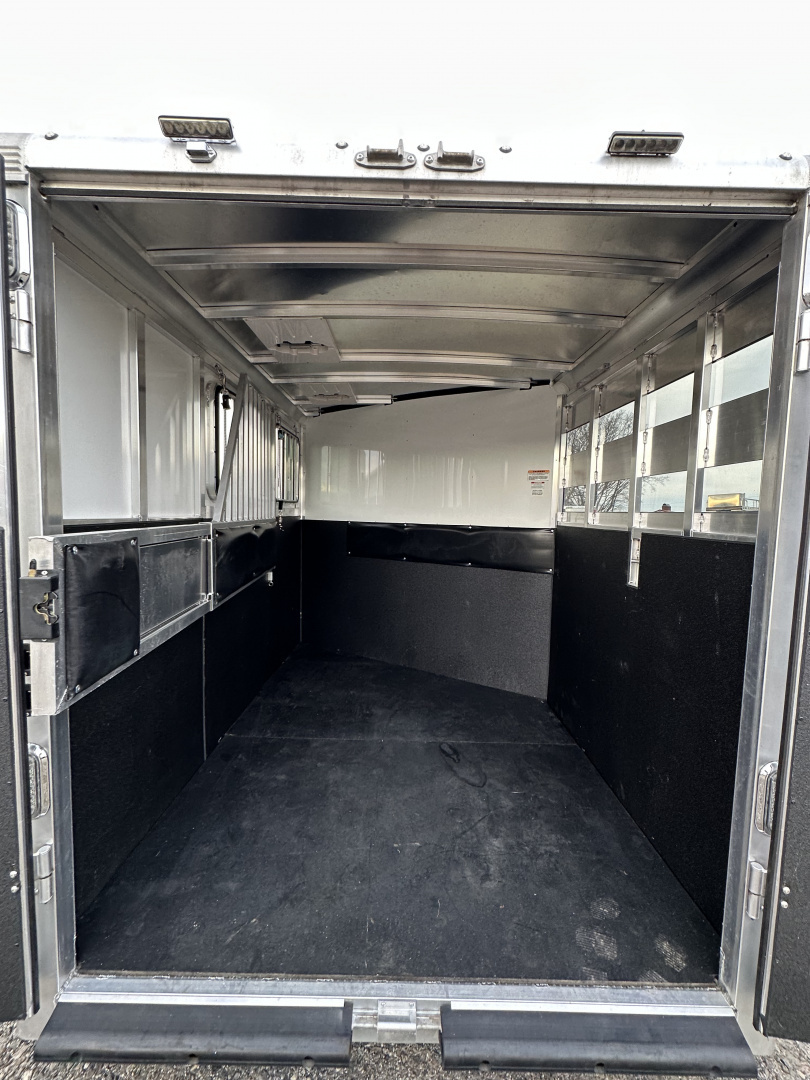 Trailer Photo 12