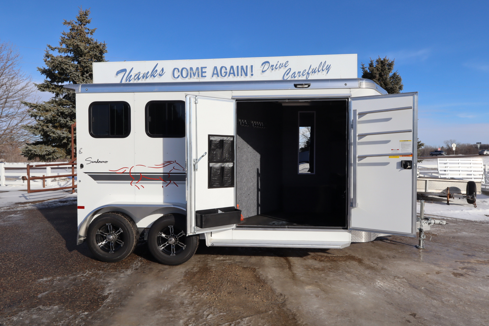Trailer Photo 11