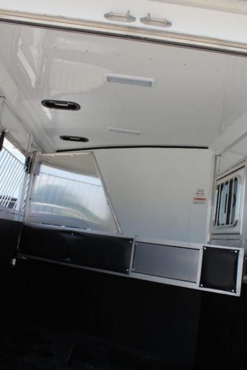 Trailer Photo 11