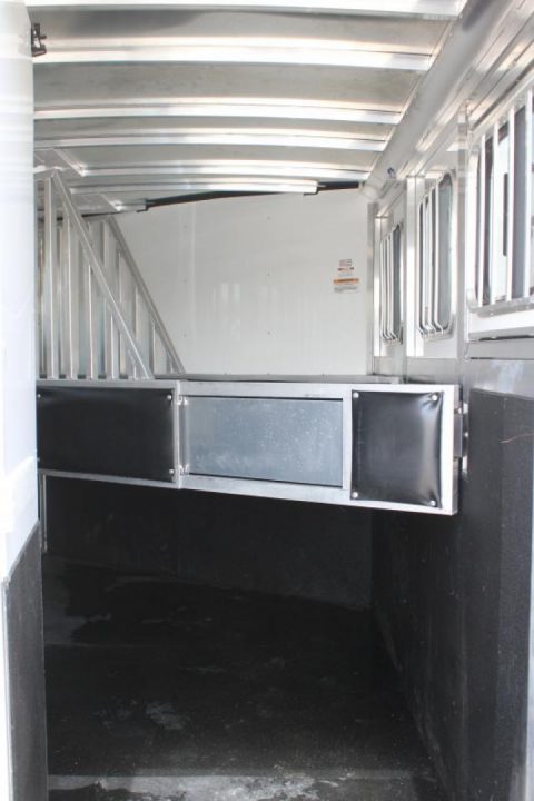 Trailer Photo 8
