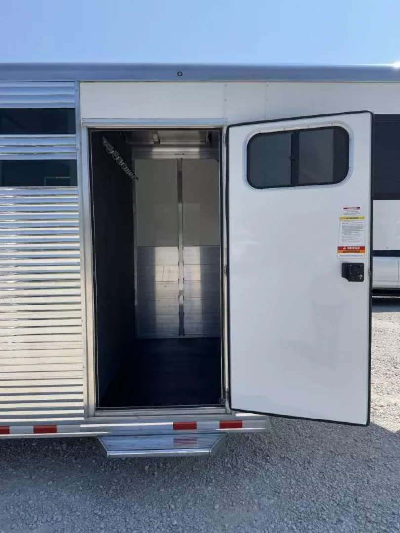 Trailer Photo 10