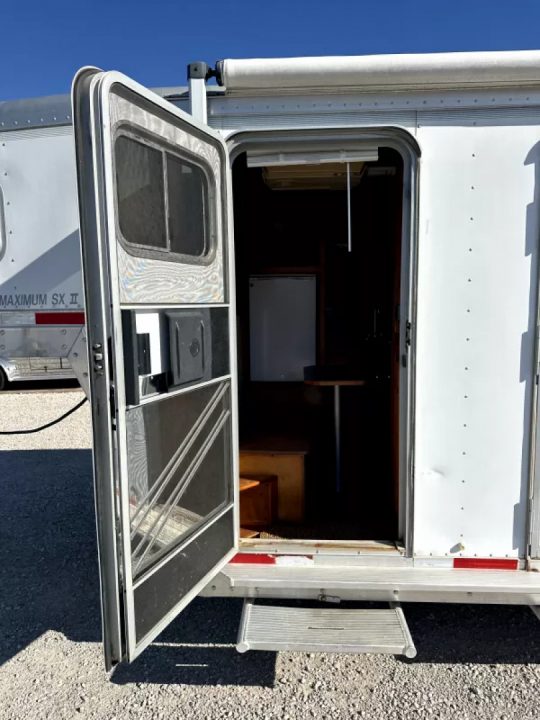 Trailer Photo 11