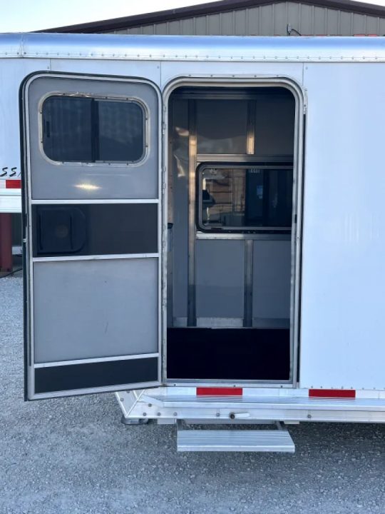 Trailer Photo 11