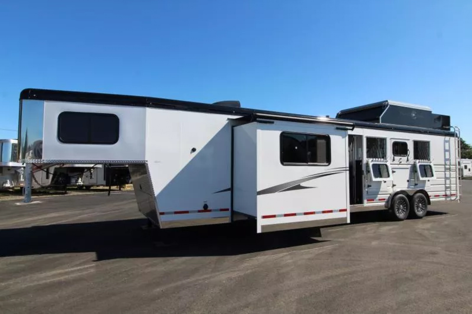 2026 4 horse Trails West PRICE REDUCED $6300! Sierra 13x17 LQ w/Slide-SOLAR