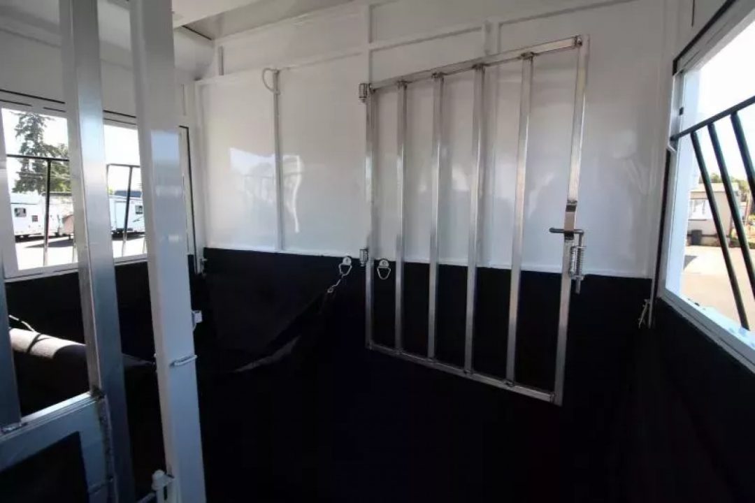 Trailer Photo 7
